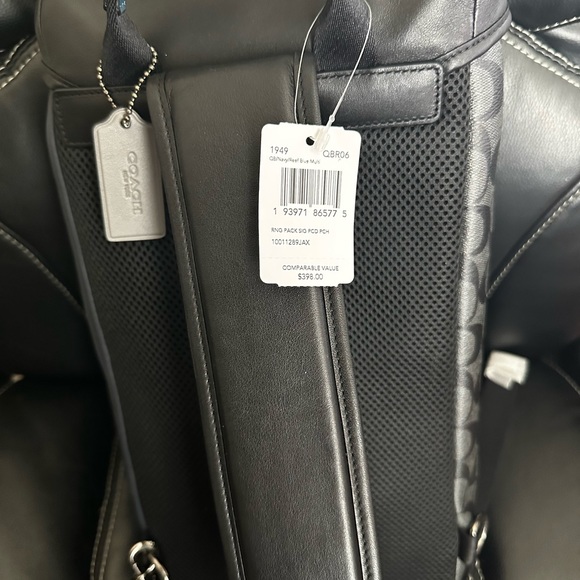 Men’s Coach Ranger Pack In Signature Canvas - Picture 4 of 4